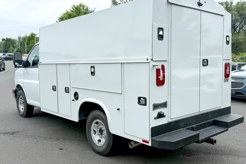 2025 Chevrolet Express 3500 Cutaway Van photo 1
