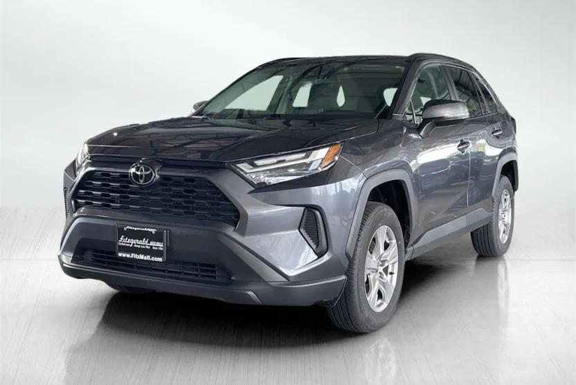 2025 Toyota RAV4 XLE photo 1