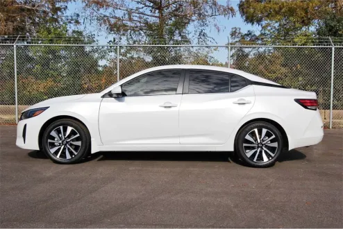 2025 Nissan Sentra SV photo 3