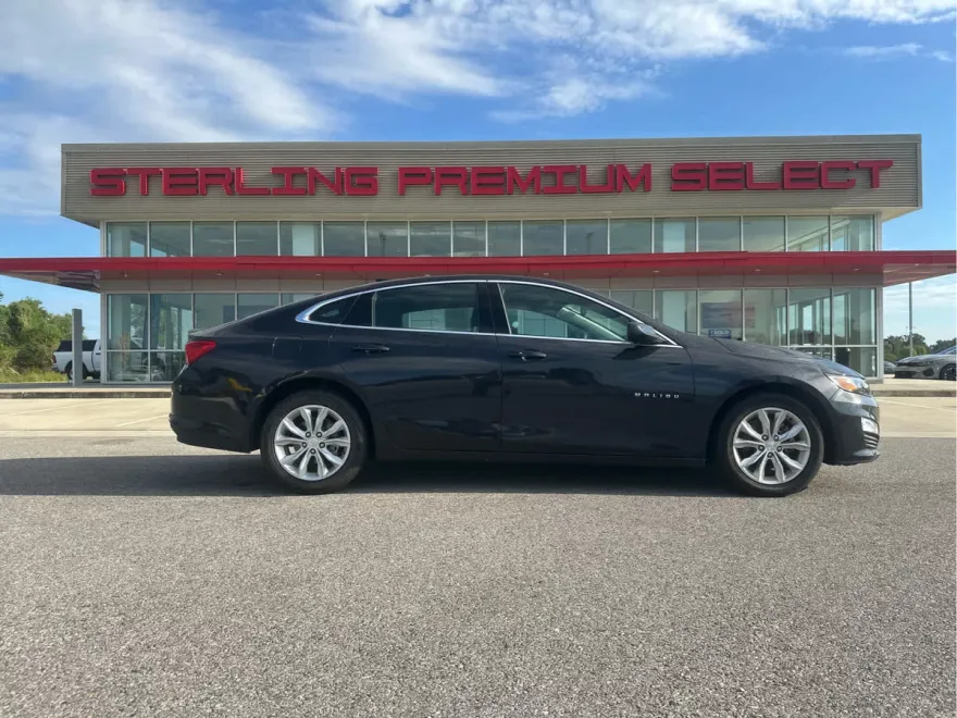 2023 Chevrolet Malibu 1LT photo 1