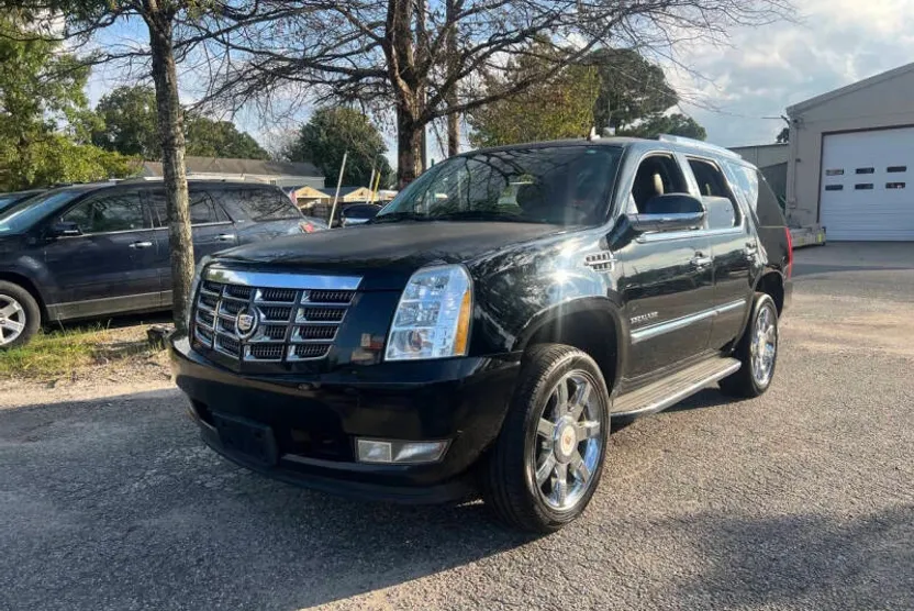2014 Cadillac Escalade Luxury photo 1
