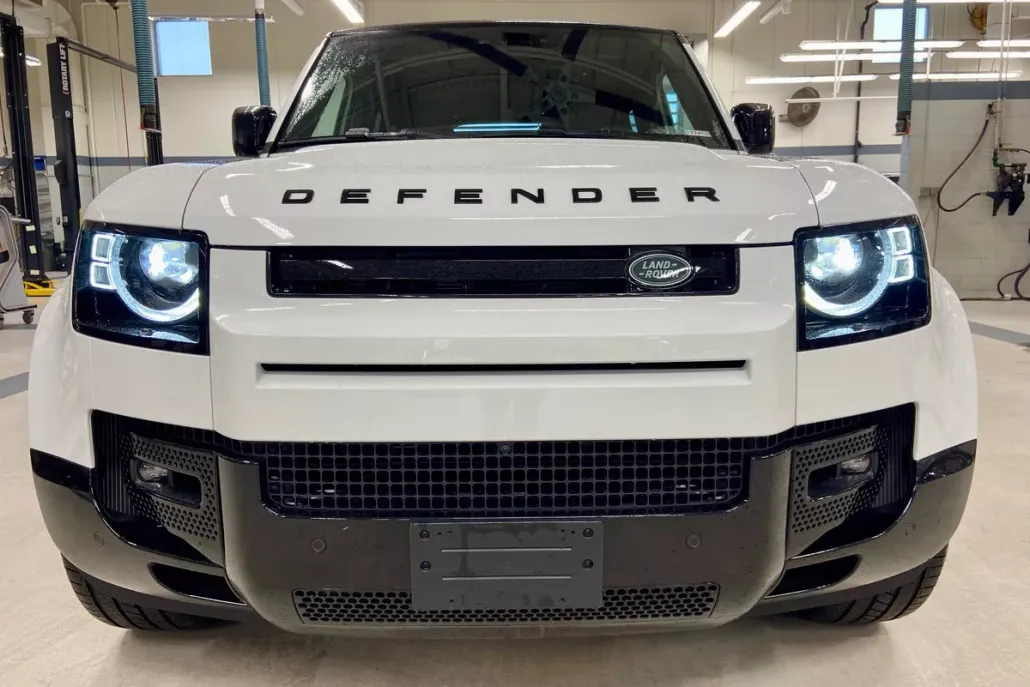 2025 Land Rover Defender 130 X-Dynamic SE photo 1