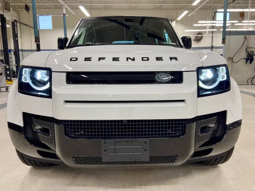 2025 Land Rover Defender 130 X-Dynamic SE photo 1