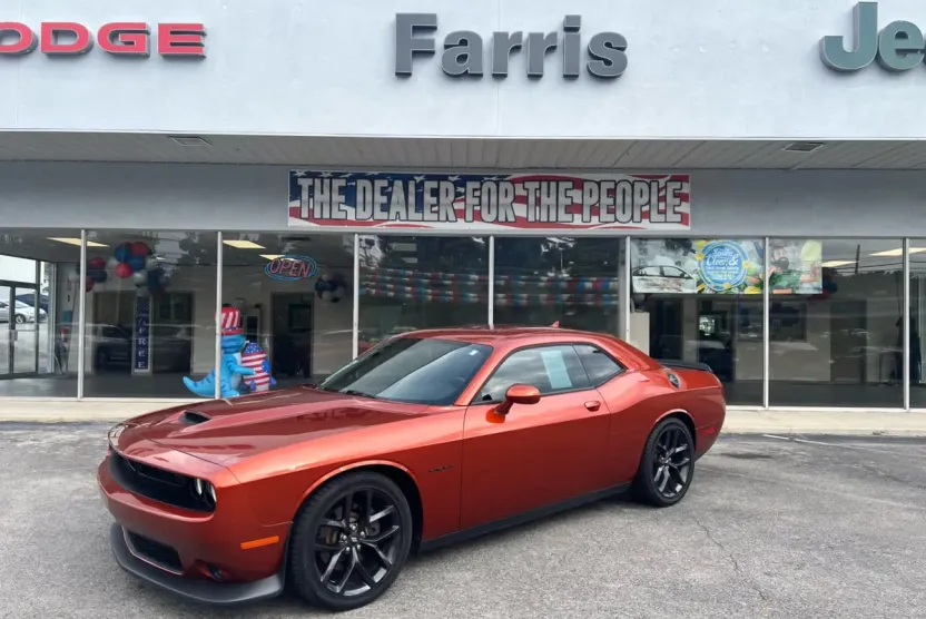 2021 Dodge Challenger R/T photo 1