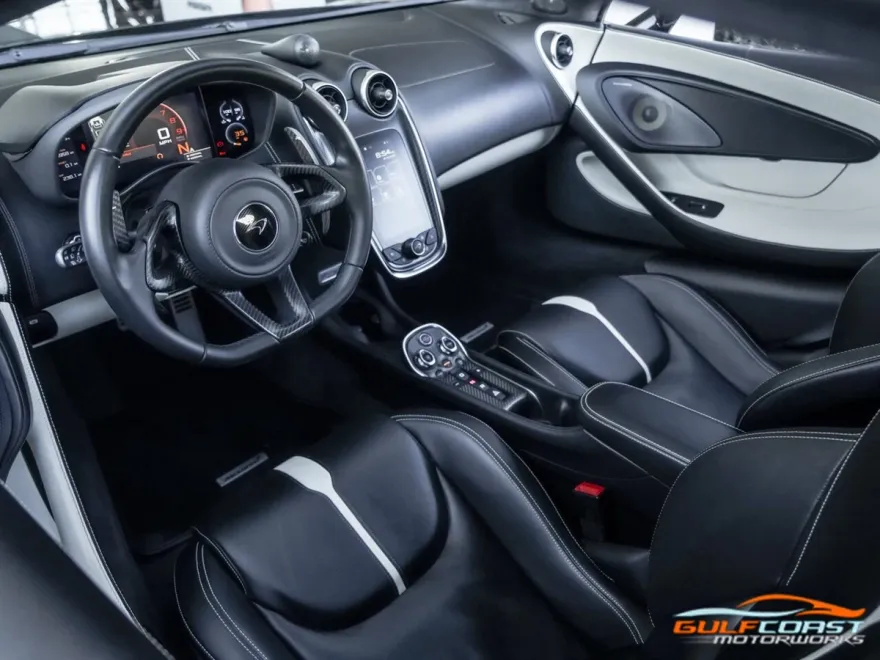 2017 Mclaren 570S photo 1