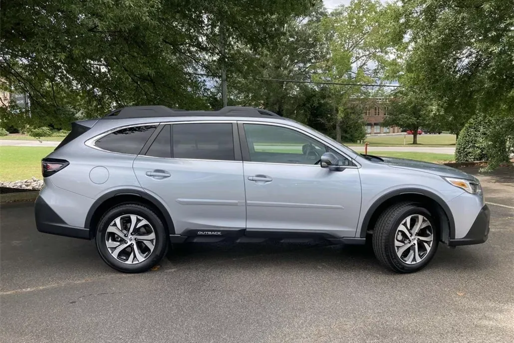 2021 Subaru Outback Limited photo 1
