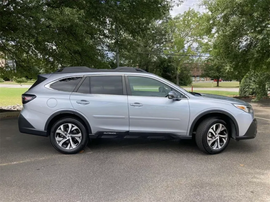 2021 Subaru Outback Limited photo 1