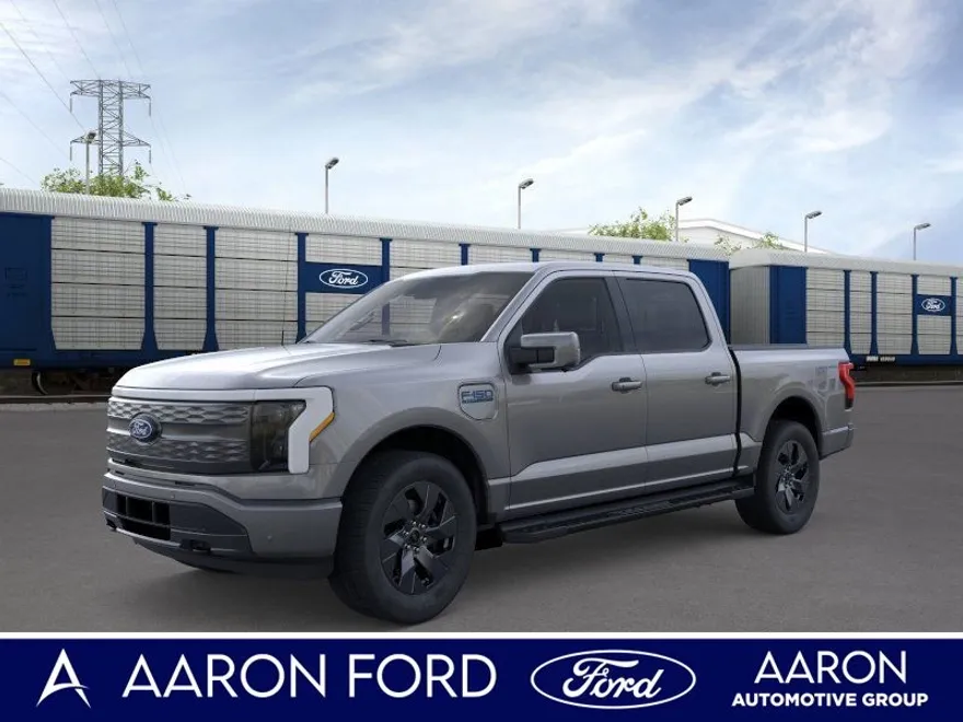 2025 Ford F-150 Lightning Lariat photo 1