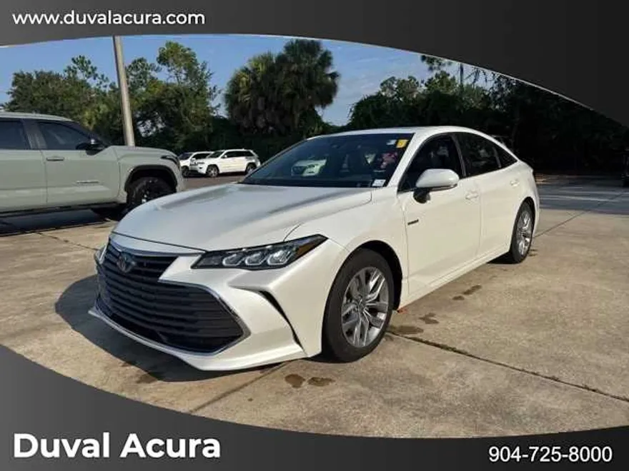 2021 Toyota Avalon Hybrid XLE photo 1