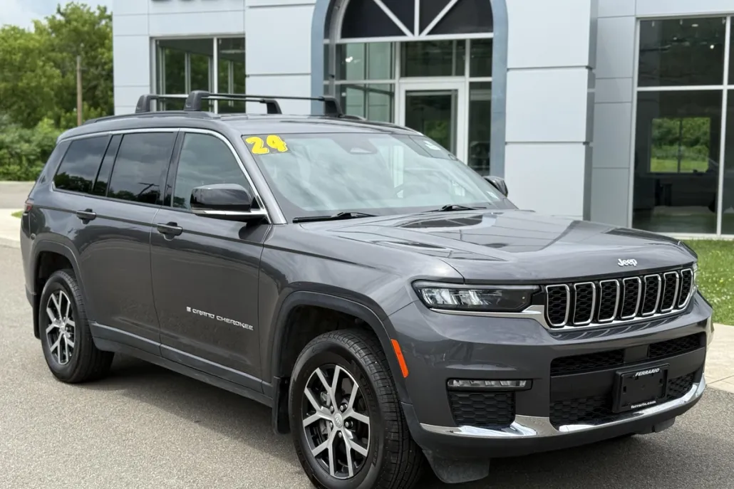 2024 Jeep Grand Cherokee Limited photo 1