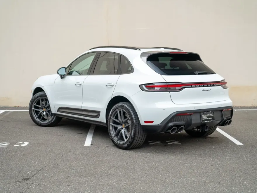2025 Porsche Macan T photo 1