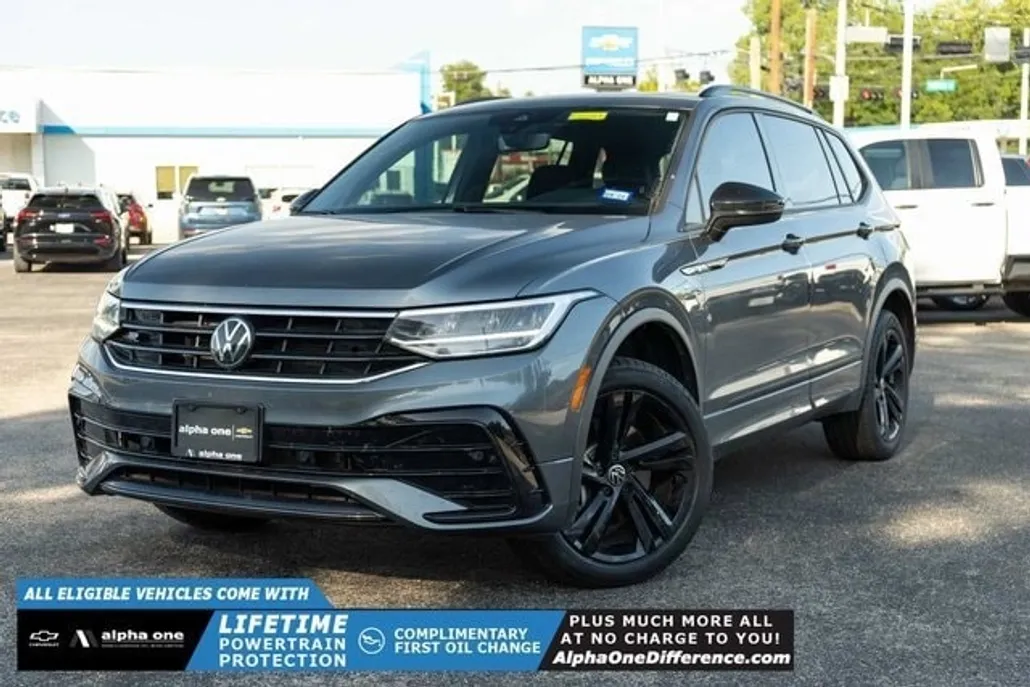 2024 Volkswagen Tiguan SE R-Line Black photo 1