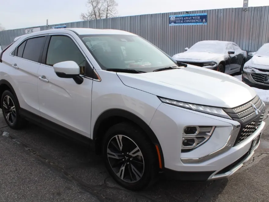 2023 Mitsubishi Eclipse Cross SE photo 1
