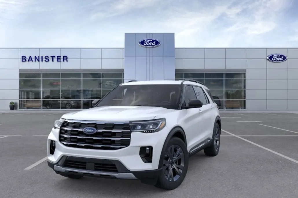 2025 Ford Explorer photo 1