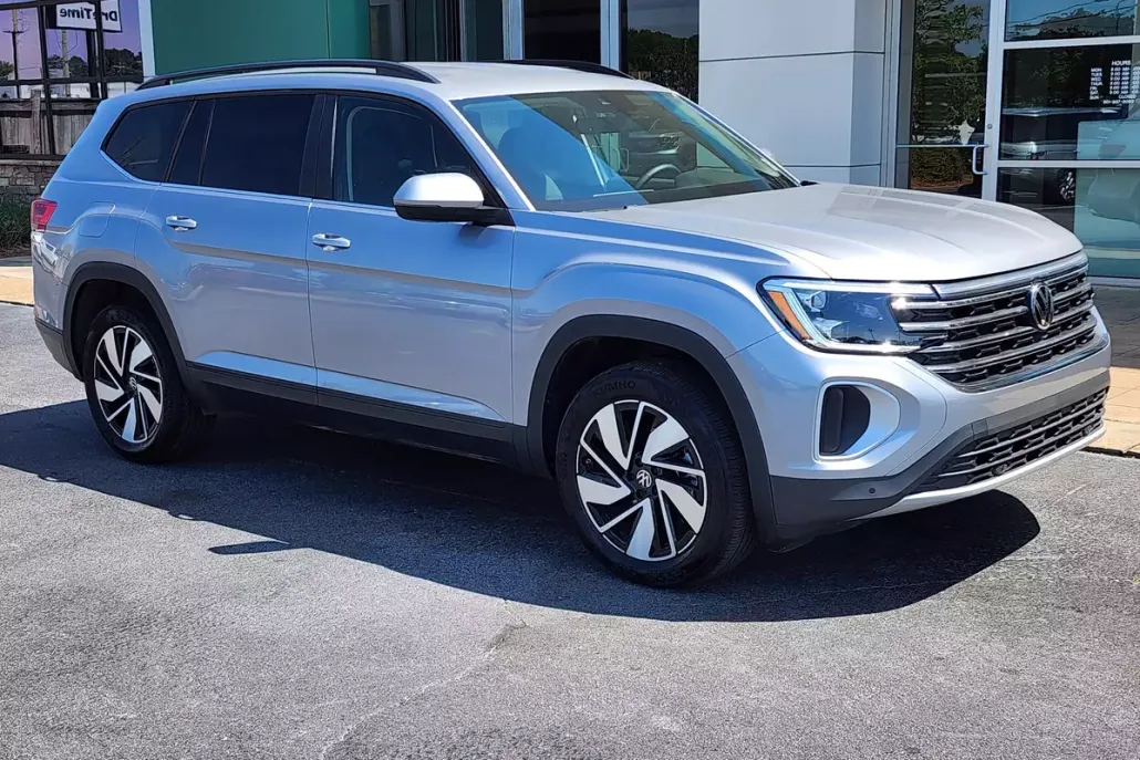 2024 Volkswagen Atlas SE Technology photo 1