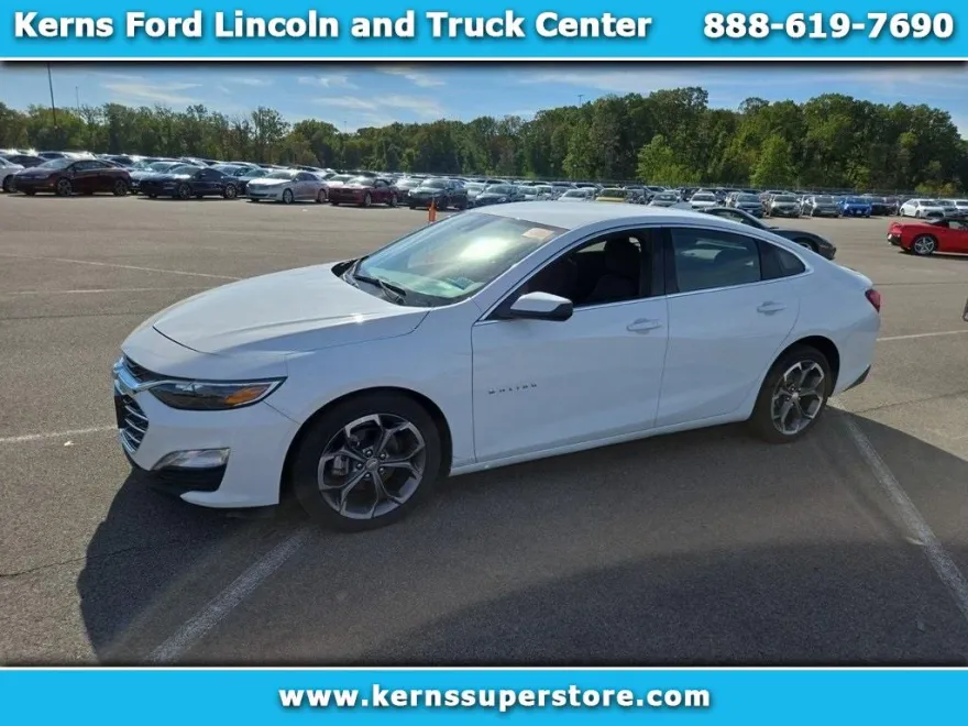 2024 Chevrolet Malibu 1LT photo 1