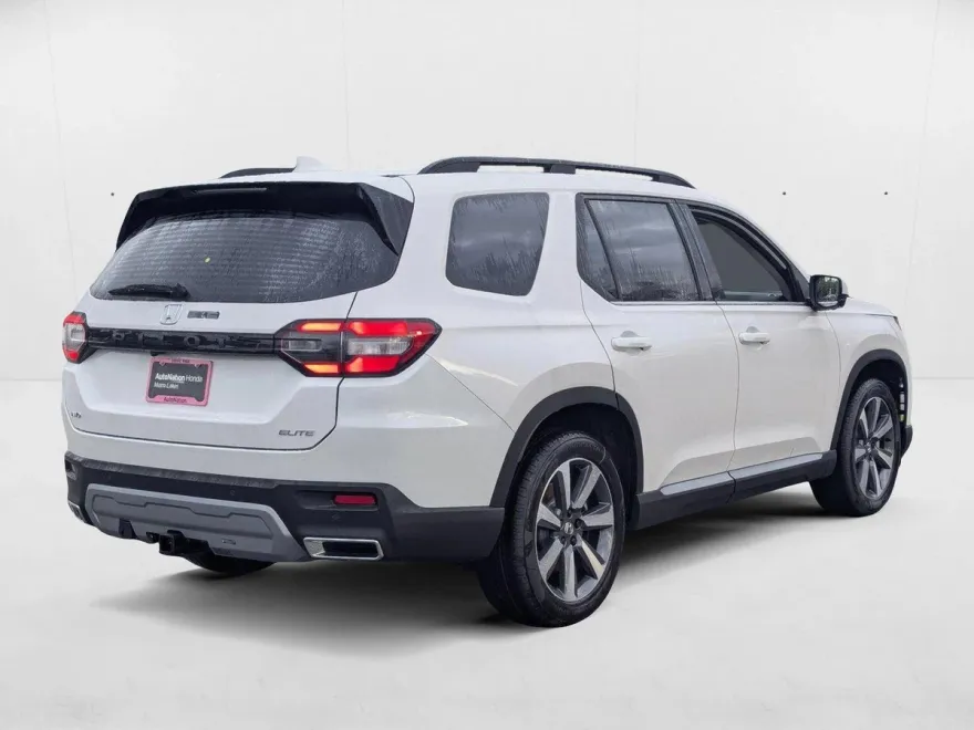 2025 Honda Pilot Elite photo 1