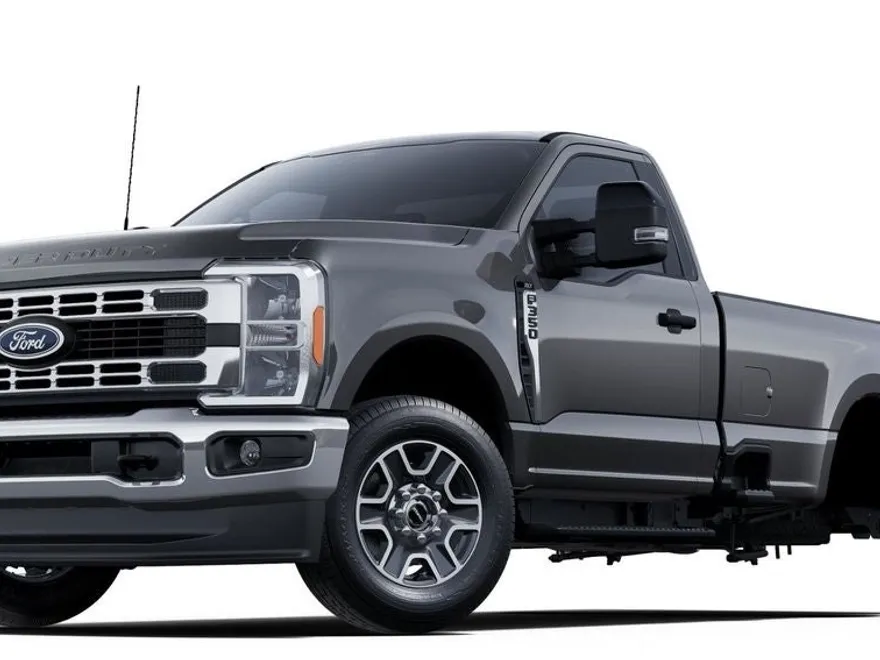 2025 Ford F-350 photo 1