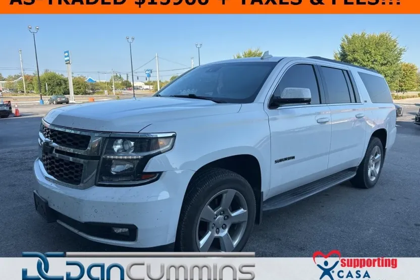 2016 Chevrolet Suburban LT photo 1