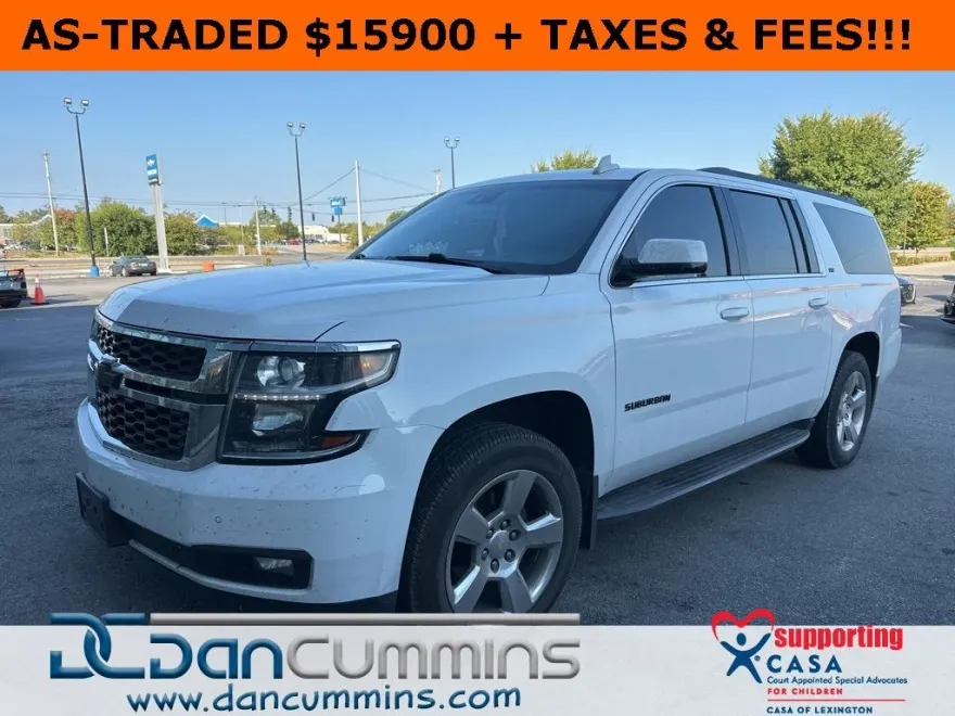 2016 Chevrolet Suburban LT photo 1