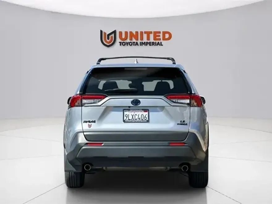 2024 Toyota RAV4 Hybrid LE photo 1