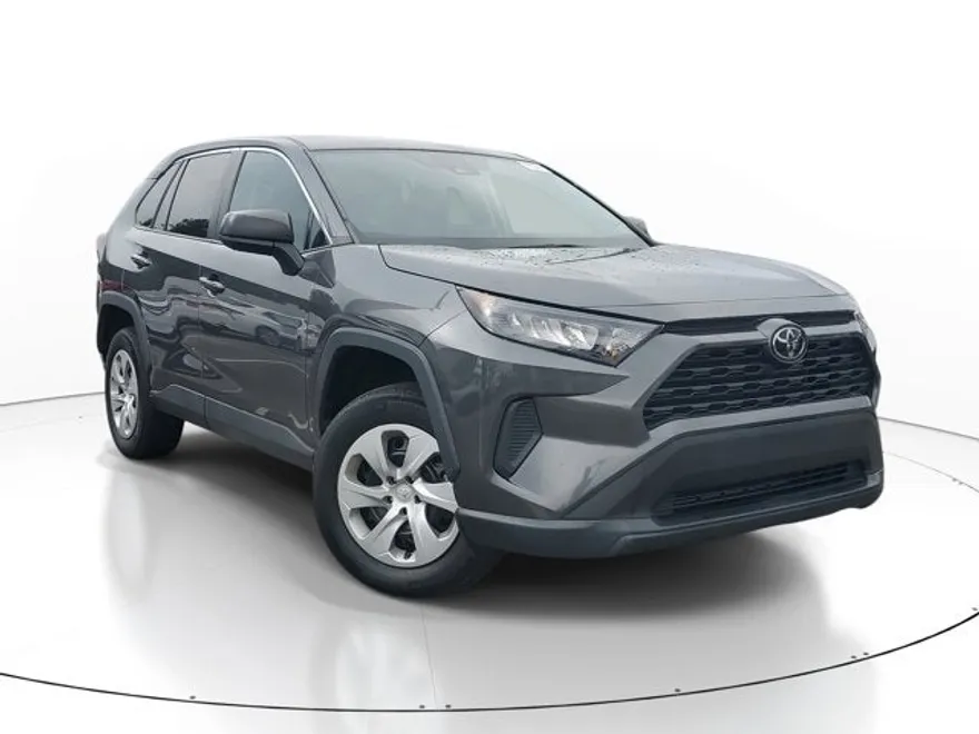 2022 Toyota RAV4 LE photo 1