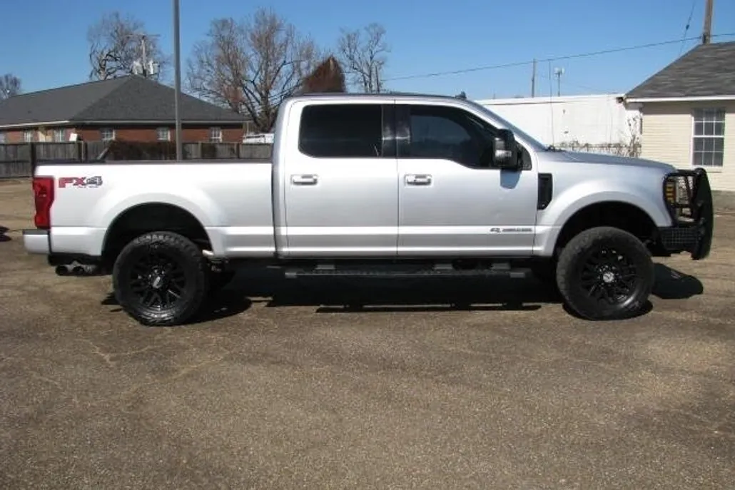 2019 Ford F-250 Lariat photo 1