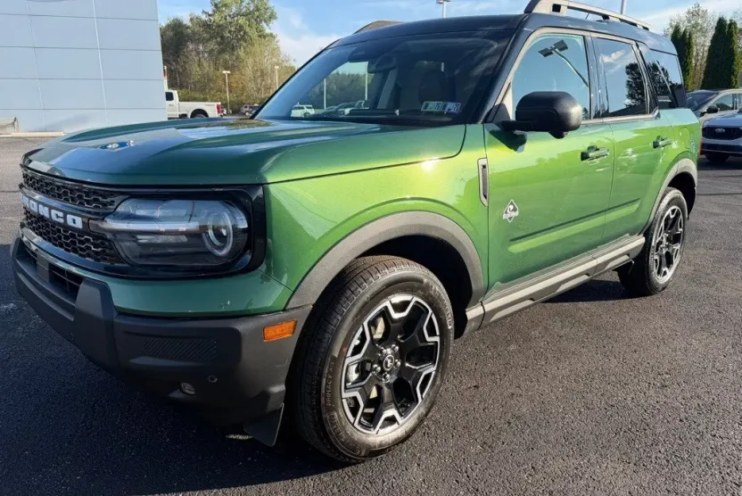 2025 Ford Bronco Sport Outer Banks photo 1