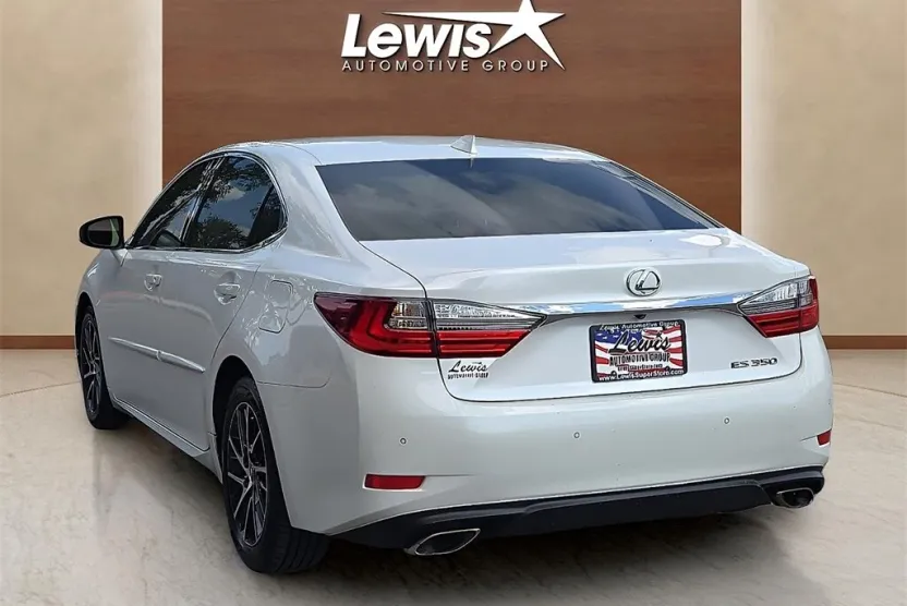 2016 Lexus ES 350 photo 1