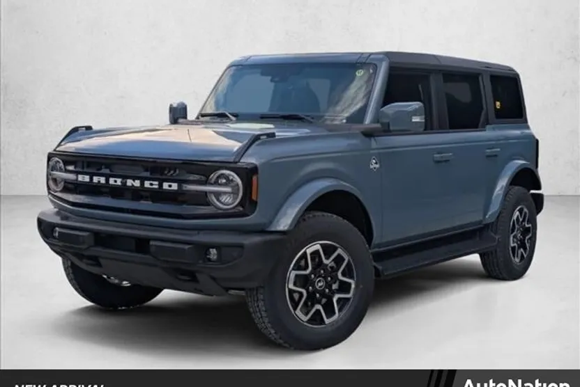 2025 Ford Bronco Outer Banks photo 1