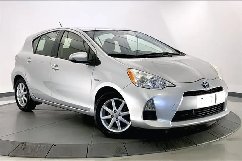 2012 Toyota Prius C One photo 1