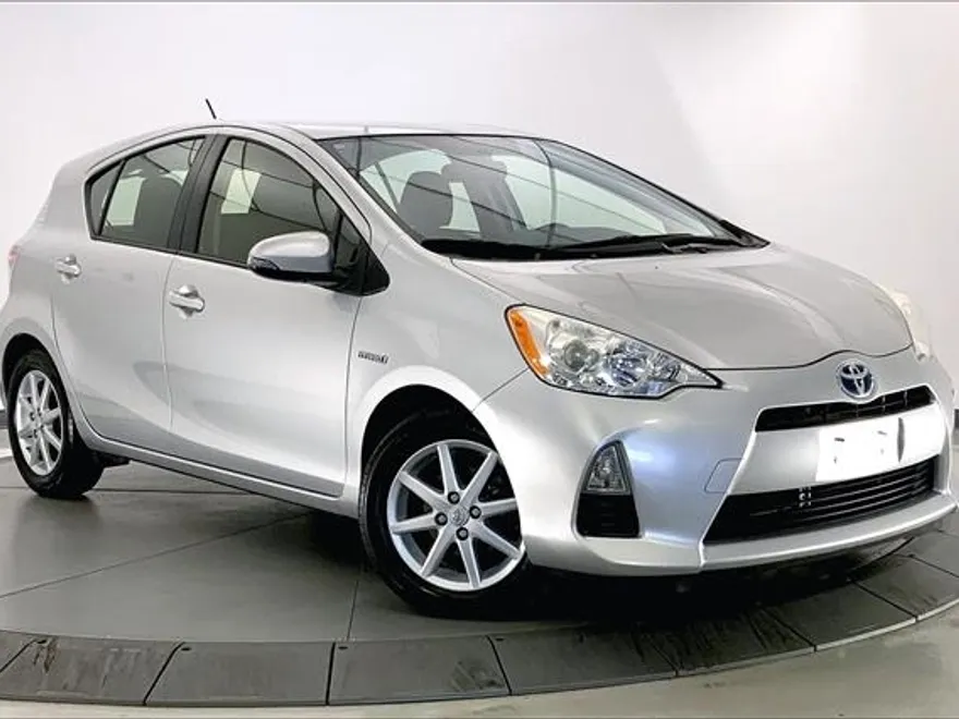 2012 Toyota Prius C One photo 1