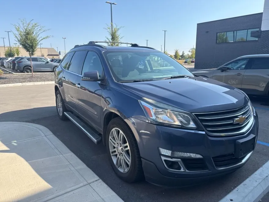 2013 Chevrolet Traverse 1LT photo 1