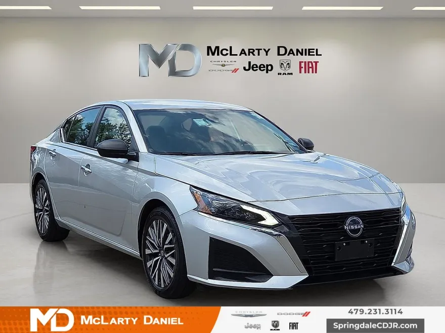 2024 Nissan Altima SV photo 1