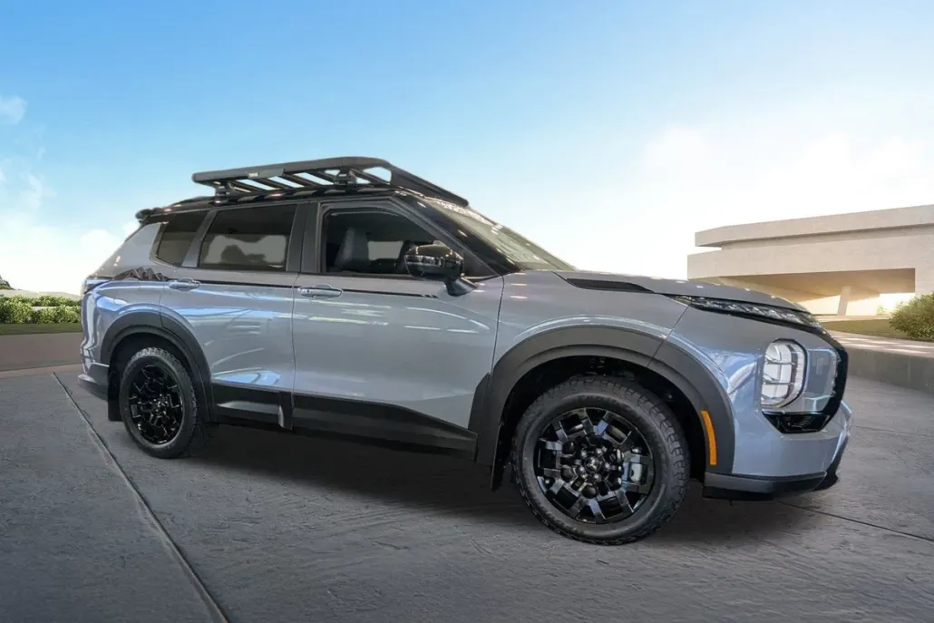 2025 Mitsubishi Outlander SE Ralliart photo 1