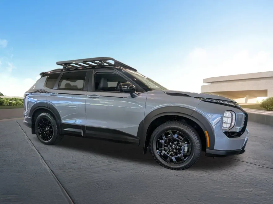 2025 Mitsubishi Outlander SE Ralliart photo 1