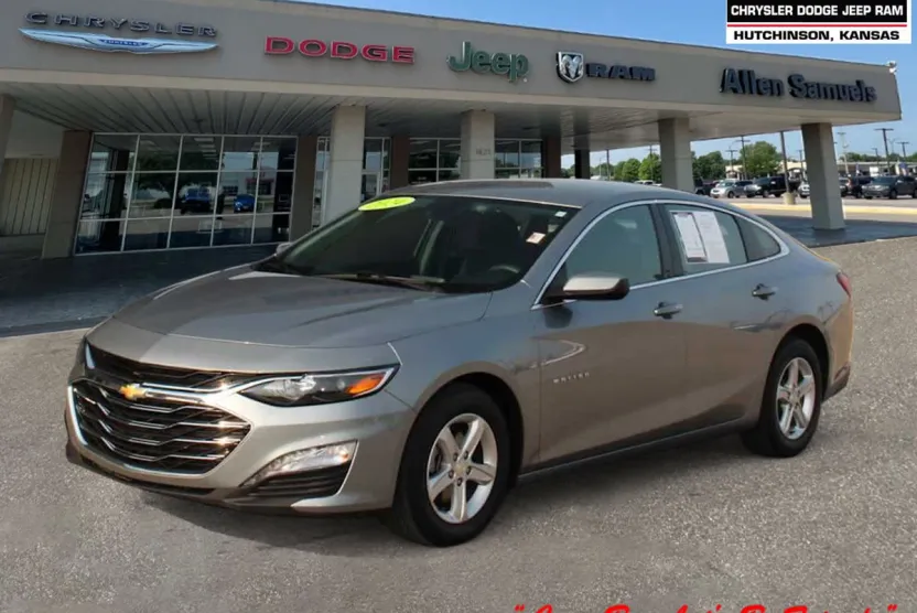 2024 Chevrolet Malibu 1LT photo 1