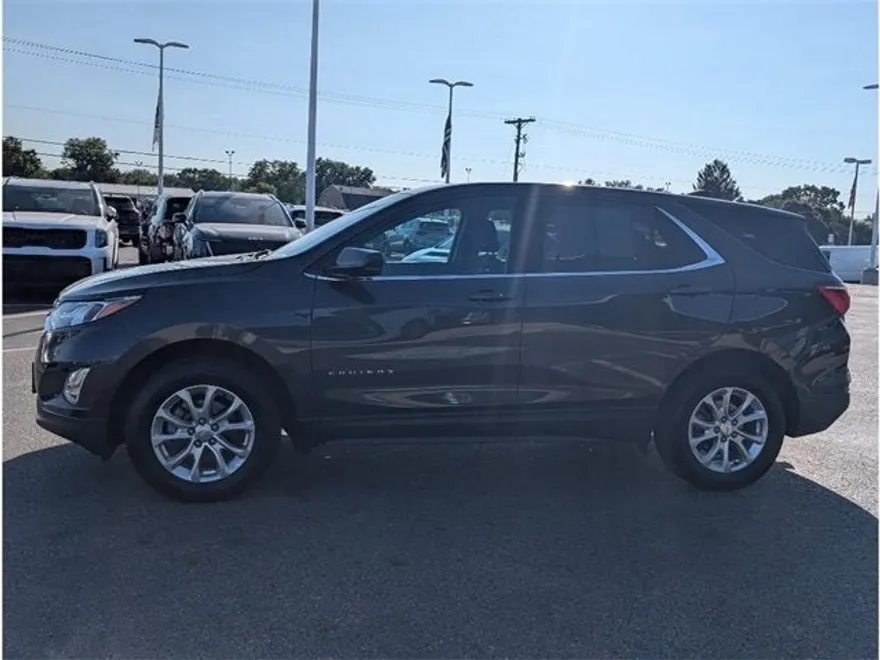 2020 Chevrolet Equinox LT photo 1
