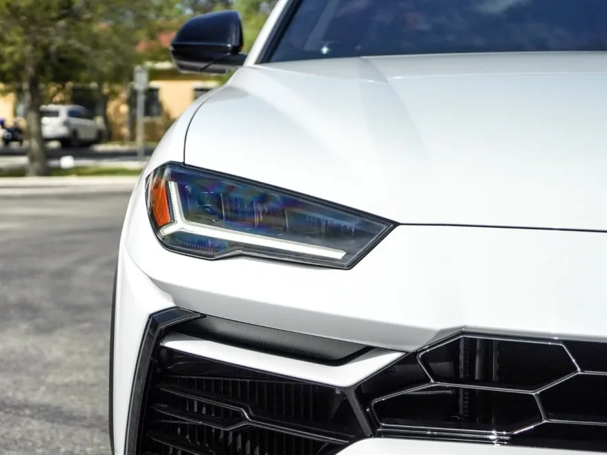2022 Lamborghini Urus photo 7