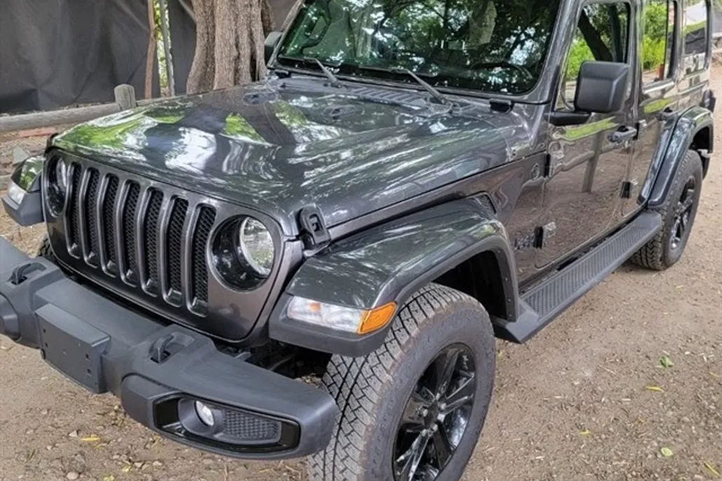 2021 Jeep Wrangler Unlimited Sahara photo 1