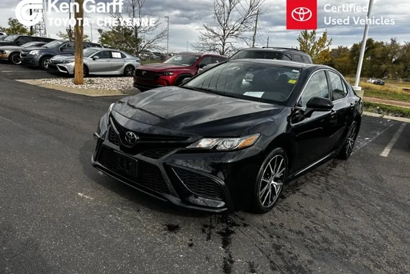 2024 Toyota Camry SE photo 1