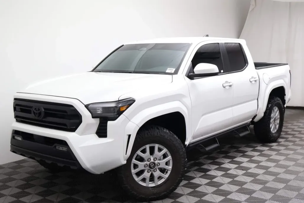 2024 Toyota Tacoma SR5 photo 1