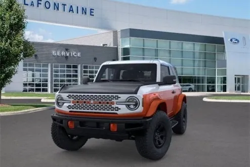 2025 Ford Bronco First Edition photo 2