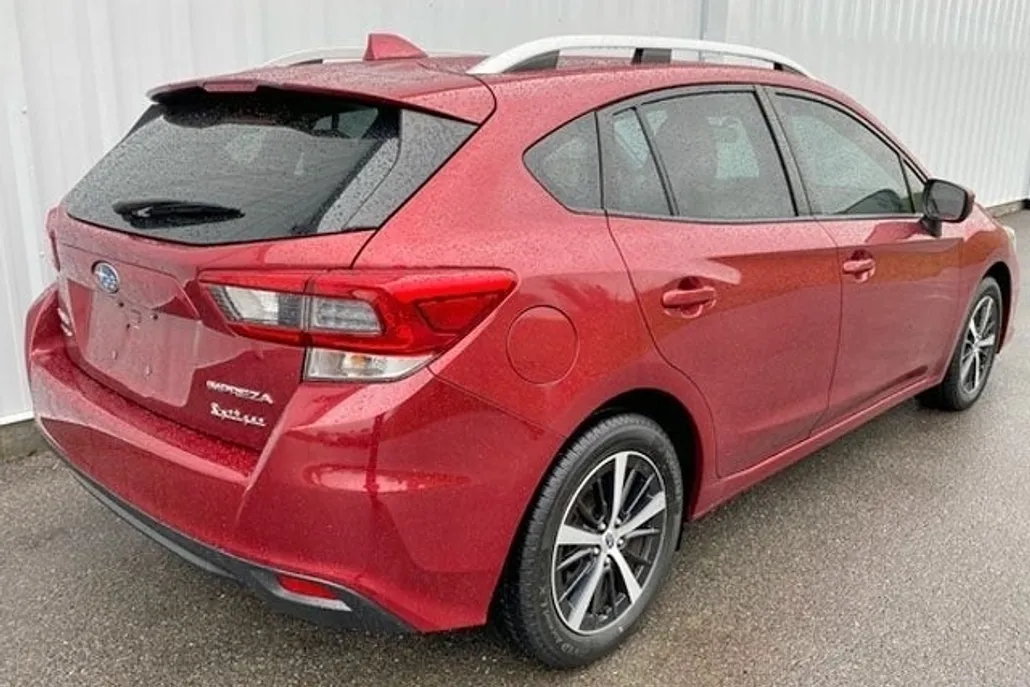2022 Subaru Impreza Premium photo 1