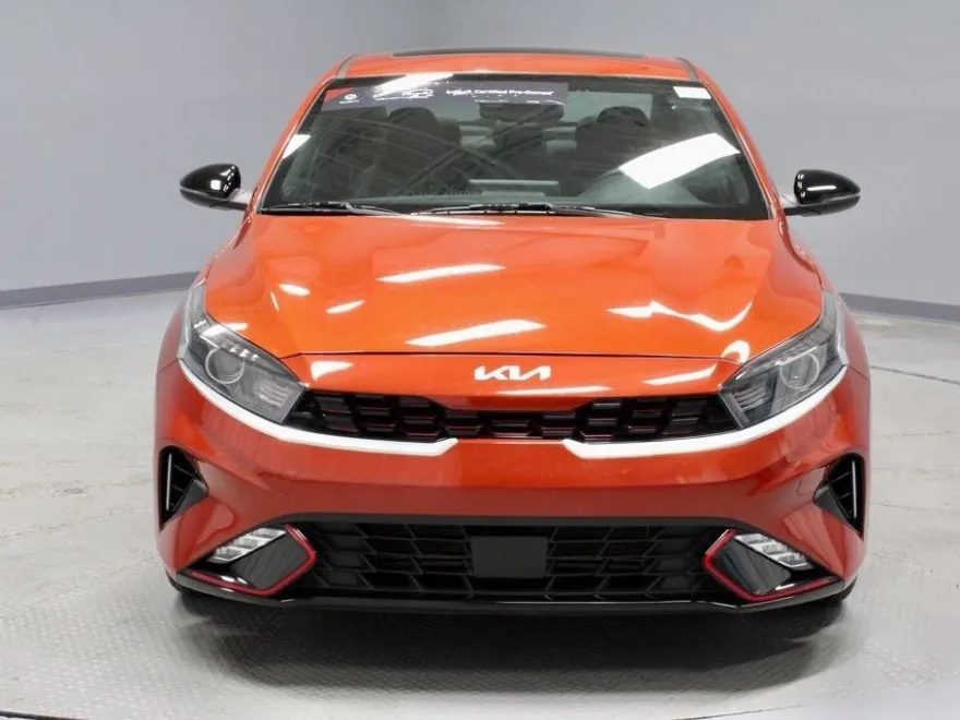 2023 Kia Forte GT-Line photo 1