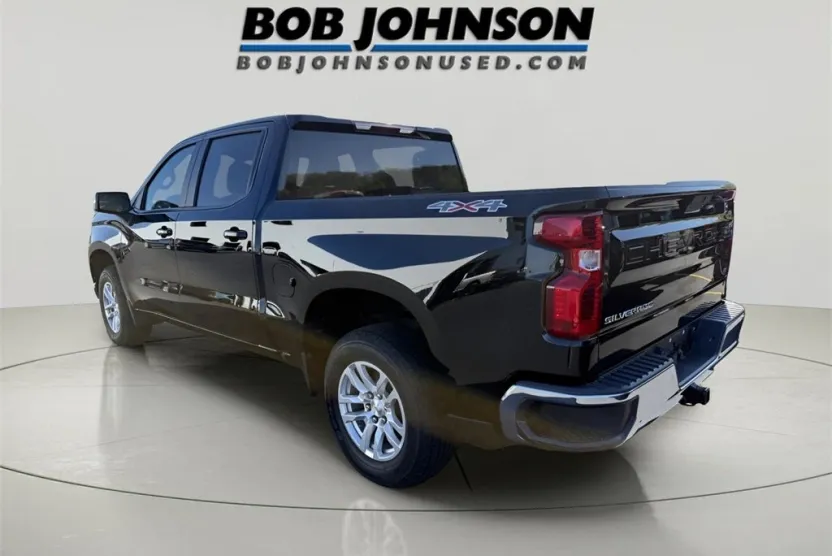 2021 Chevrolet Silverado 1500 LT photo 1