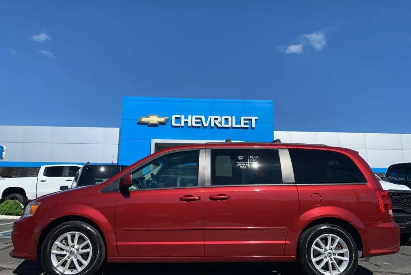 2016 Dodge Grand Caravan SXT photo 1