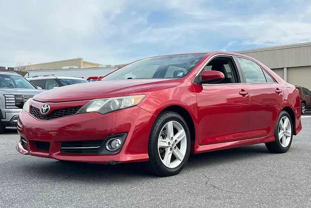 2014 Toyota Camry L photo 1