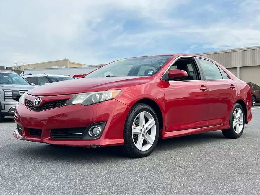 2014 Toyota Camry L photo 1