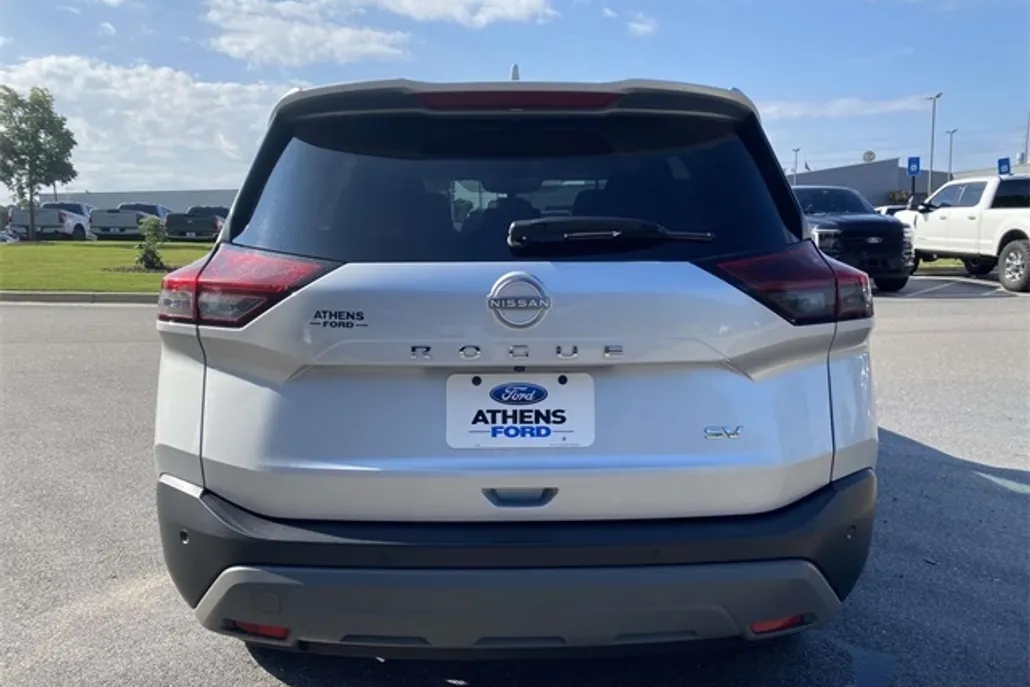 2023 Nissan Rogue SV photo 1